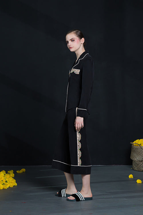 Edna Capri Pant in Black
