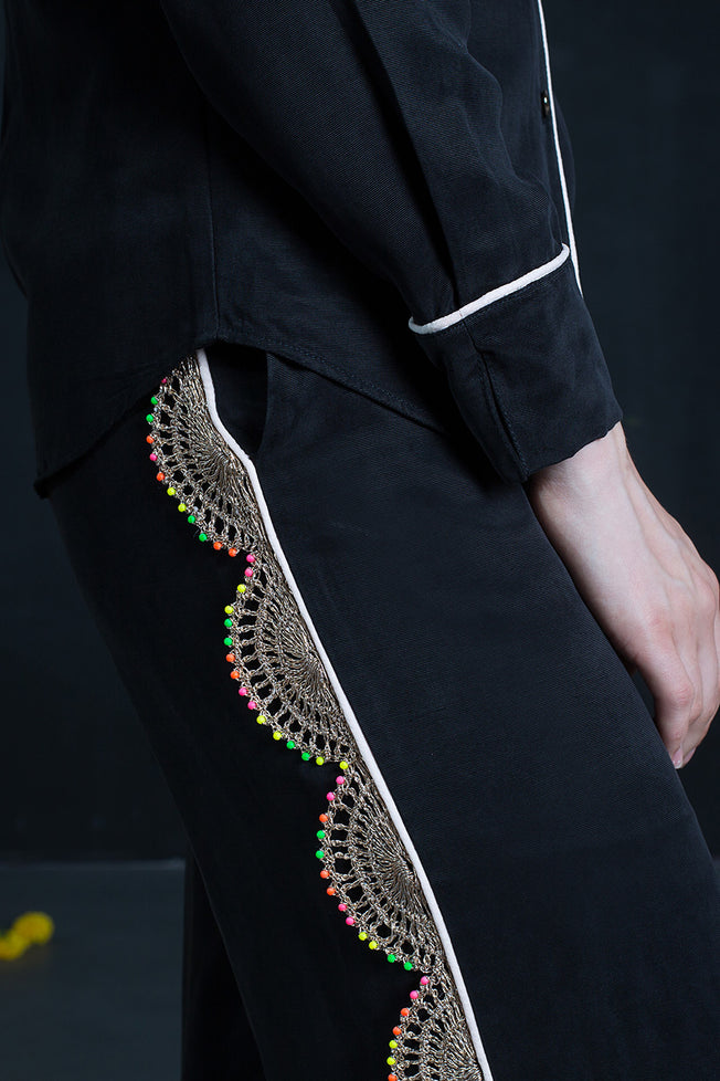 Edna Capri Pant in Black